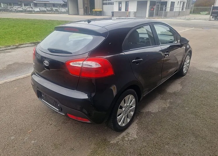 Zunanja slika - KIA Rio - 1.2i CVVT  85KM  EX Urban - 4