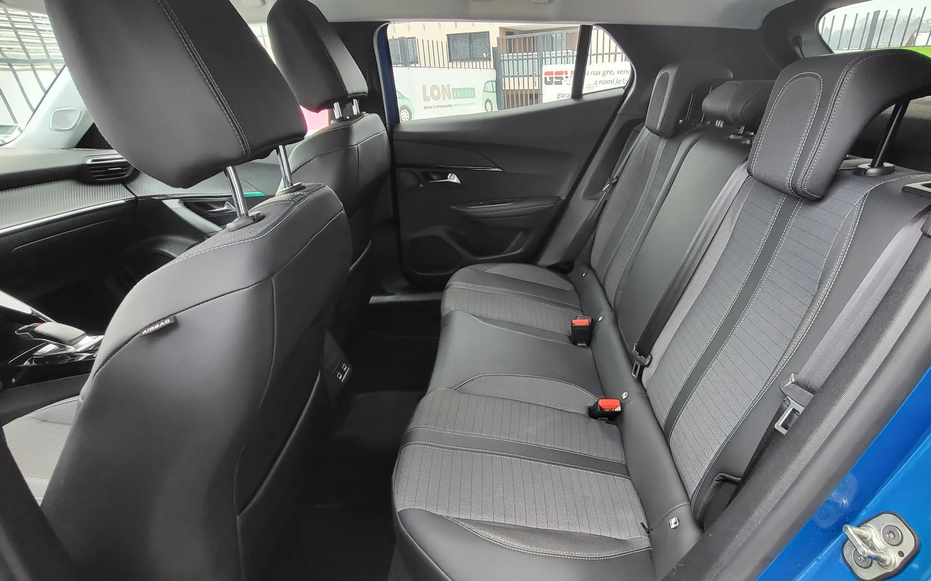 Zunanja slika - Peugeot 2008 - e- Allure - 18
