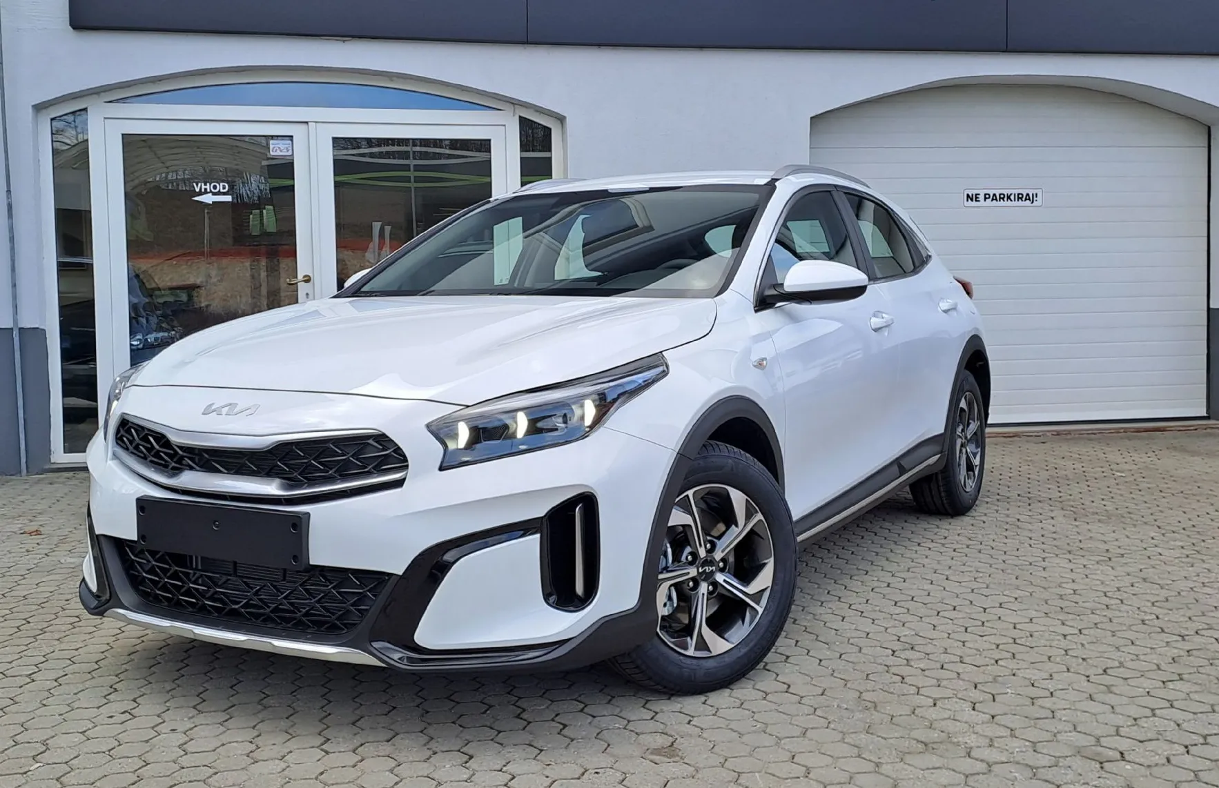 Zunanja slika - KIA XCeed - 1.6 T-GDi EX SMART ISG.7DCT 110.3 kW - 1