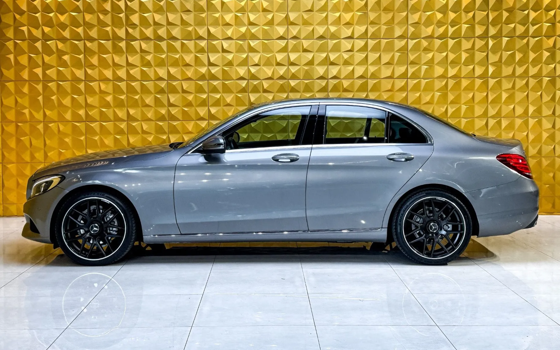 Zunanja slika - Mercedes-Benz C-Razred - C220d-LED-GRETJE-NAVI-PDC - 6