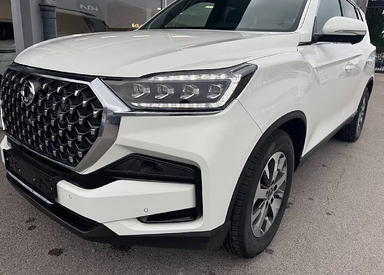 Zunanja slika - SsangYong Rexton - 2.2 XDi Limited 4WD A T 5 Seater - 2
