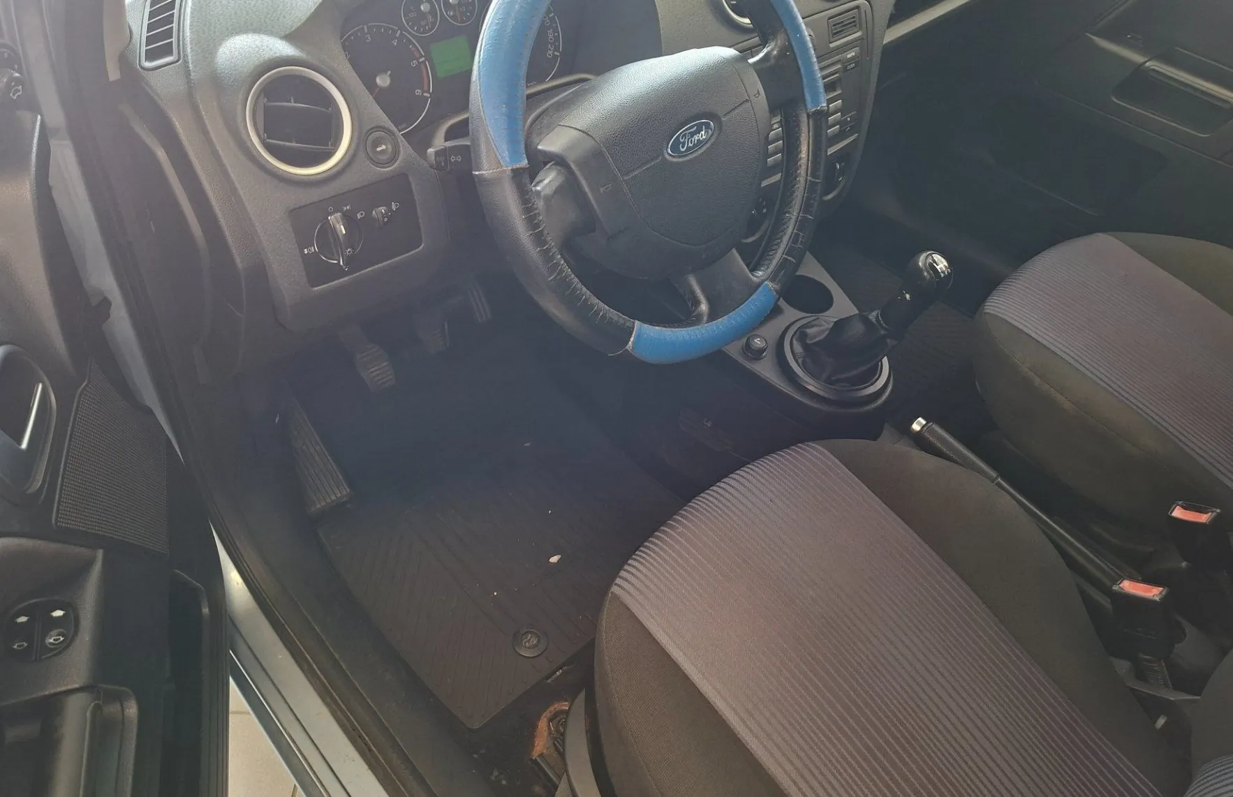Zunanja slika - Ford Fusion - Comfort 1.4 TDCi - 7