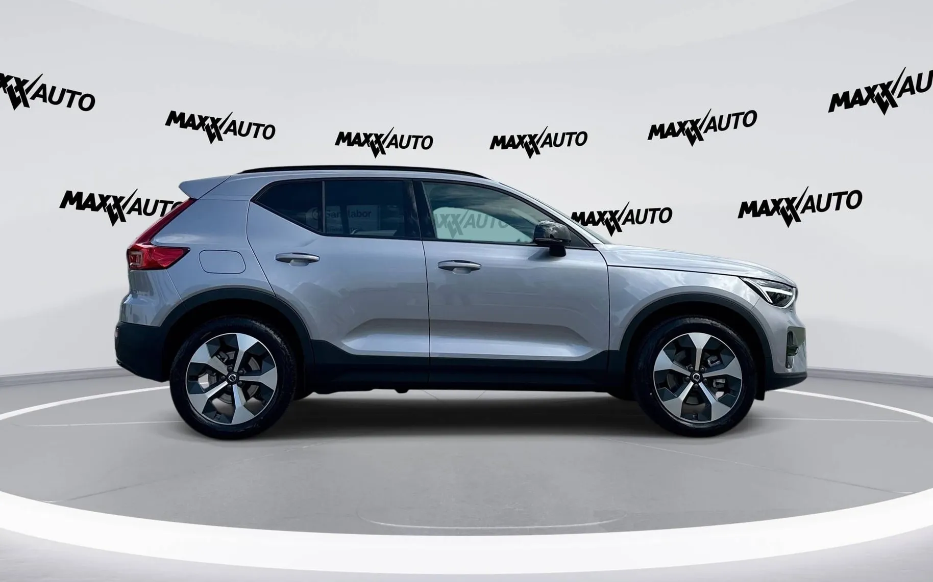 Zunanja slika - Volvo XC40 - B3 P Plus Dark Avt. - 4