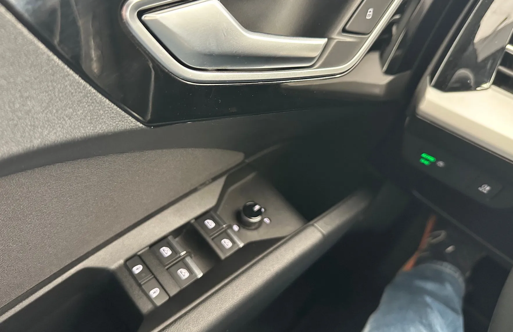 Zunanja slika - Audi Q4 - e-tron  45 e-tron quattro.NEMŠKI+4ALU.KAMERA.LED.NAVI - 13
