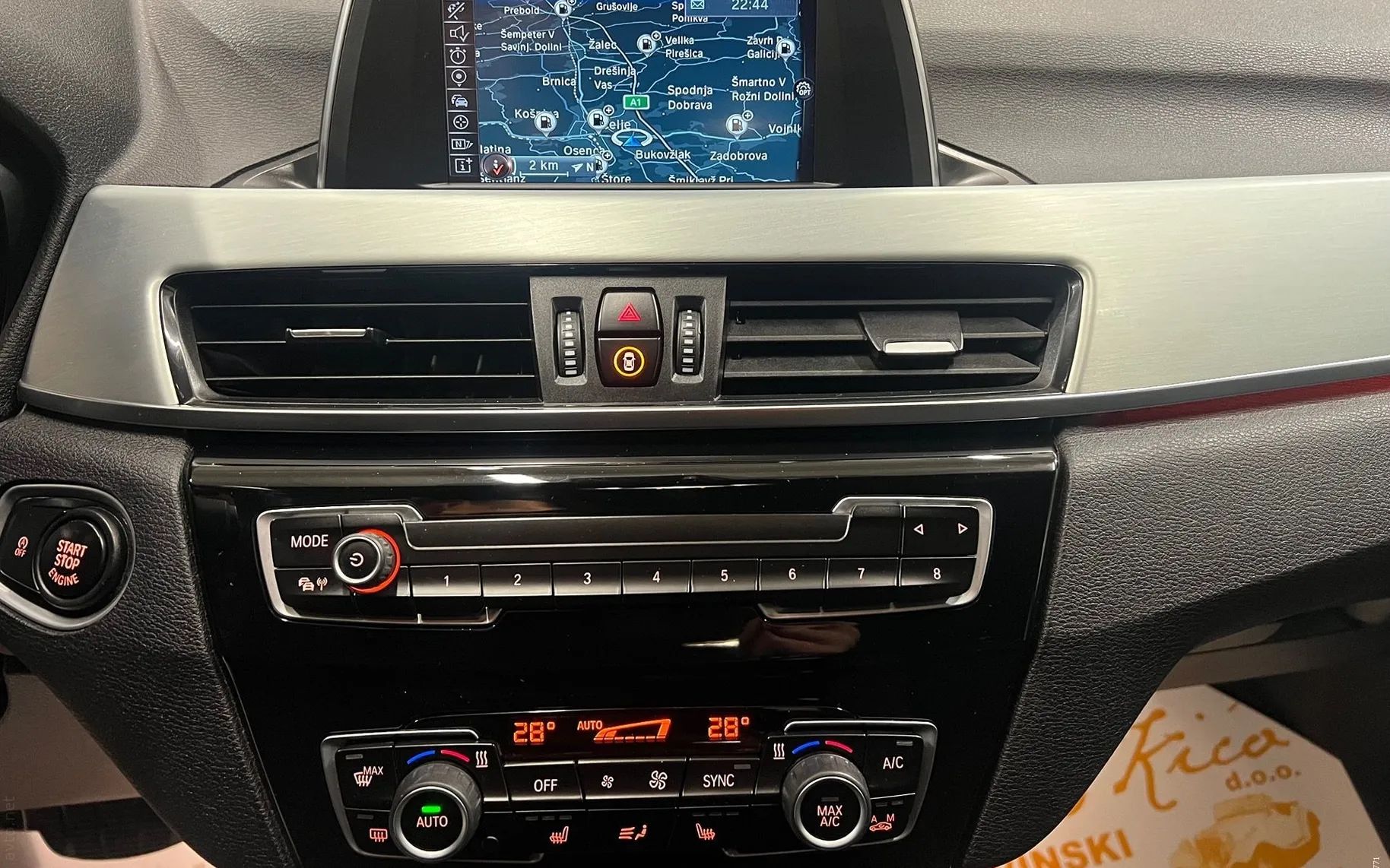 Notranja slika - BMW serija X1: - X-DRIVE 18d-M-PAKET-BI-XENON-LED-NAVI-TEMPOMAT-P - 17