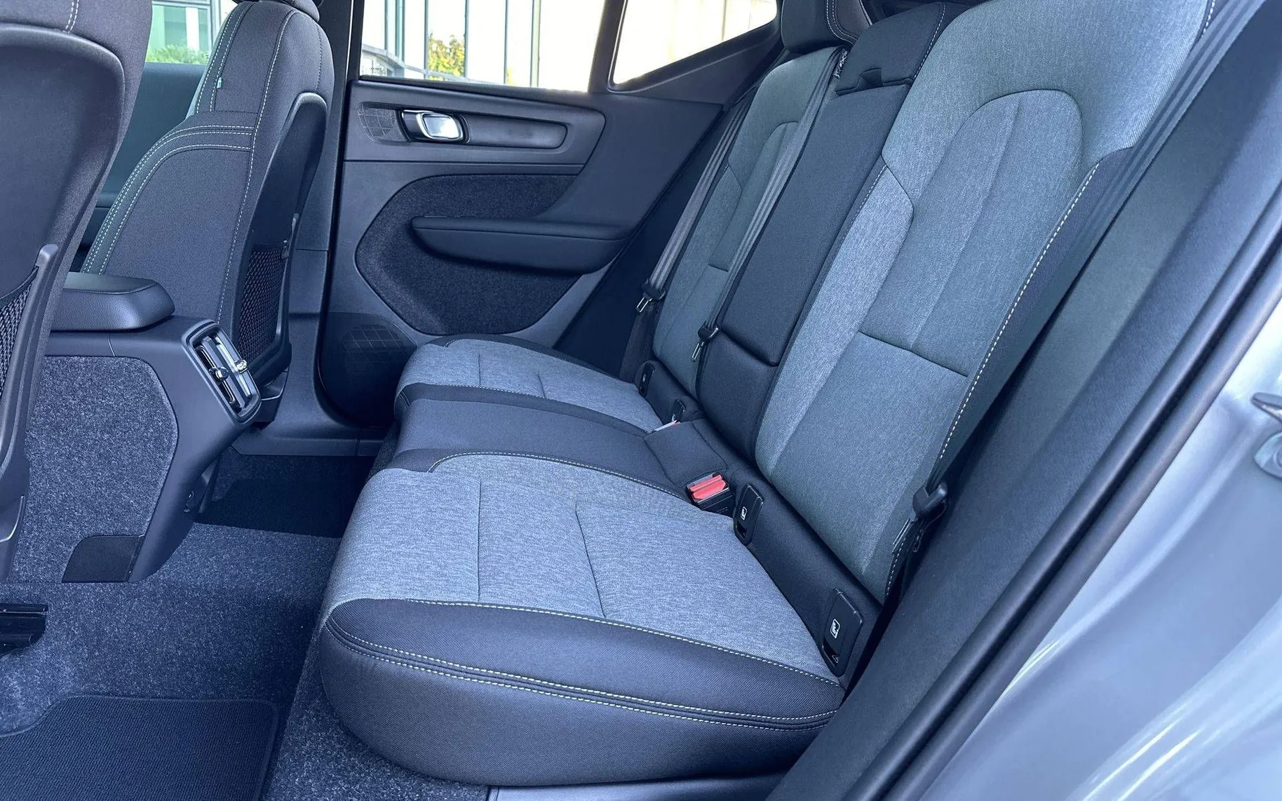 Notranja slika - Volvo XC40 - B3 P Core AT DCT 3 leta garancije + 3 servisi... - 11