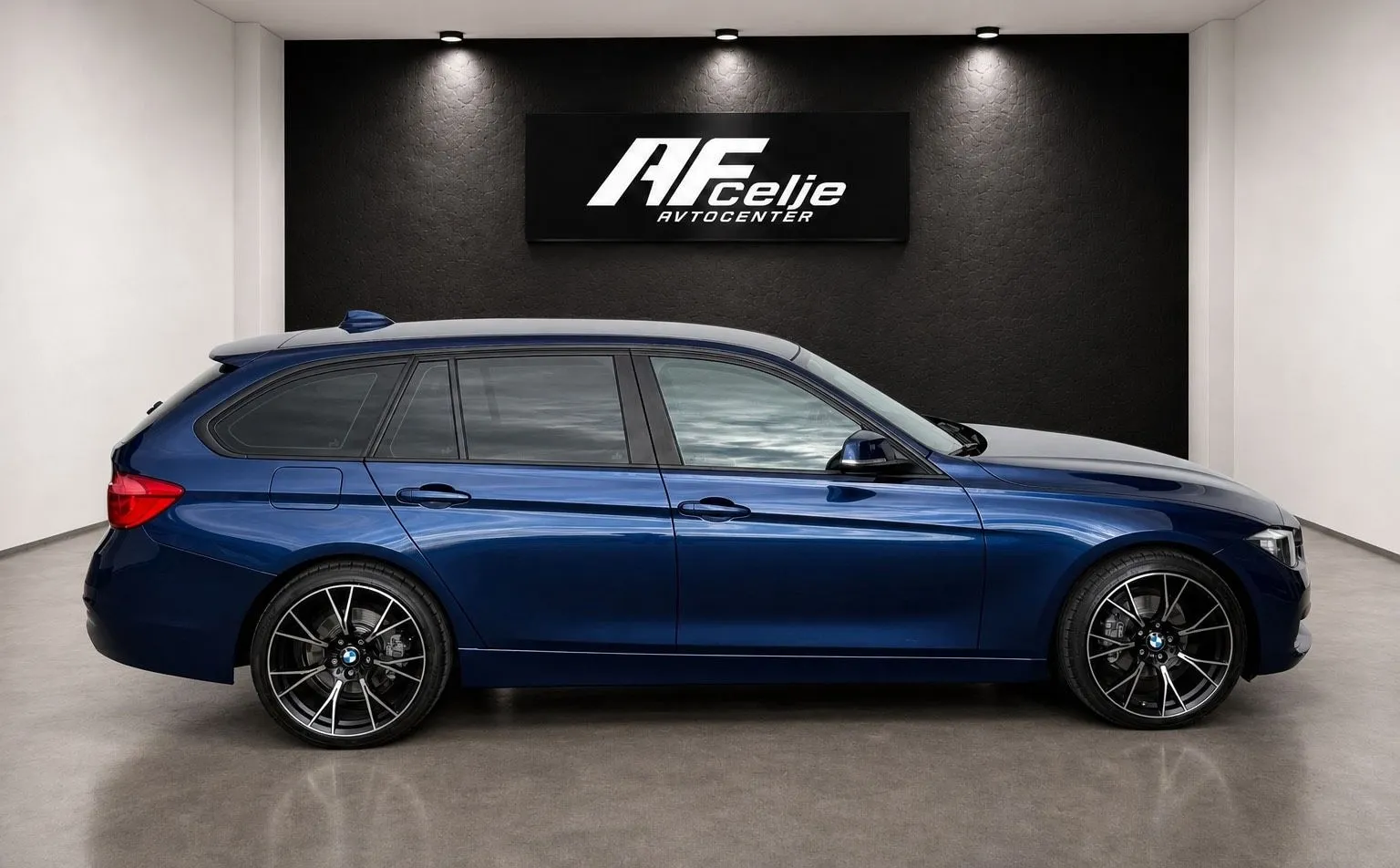 Zunanja slika - BMW serija 3 Touring: - 318d-AUT-NAVIGACIJA-PDC-LIZING ZA TUJCE-ODLIČEN- - 4