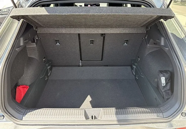 Zunanja slika - Volkswagen T-Roc - 1.5 eTSI R-Line DSG - 11