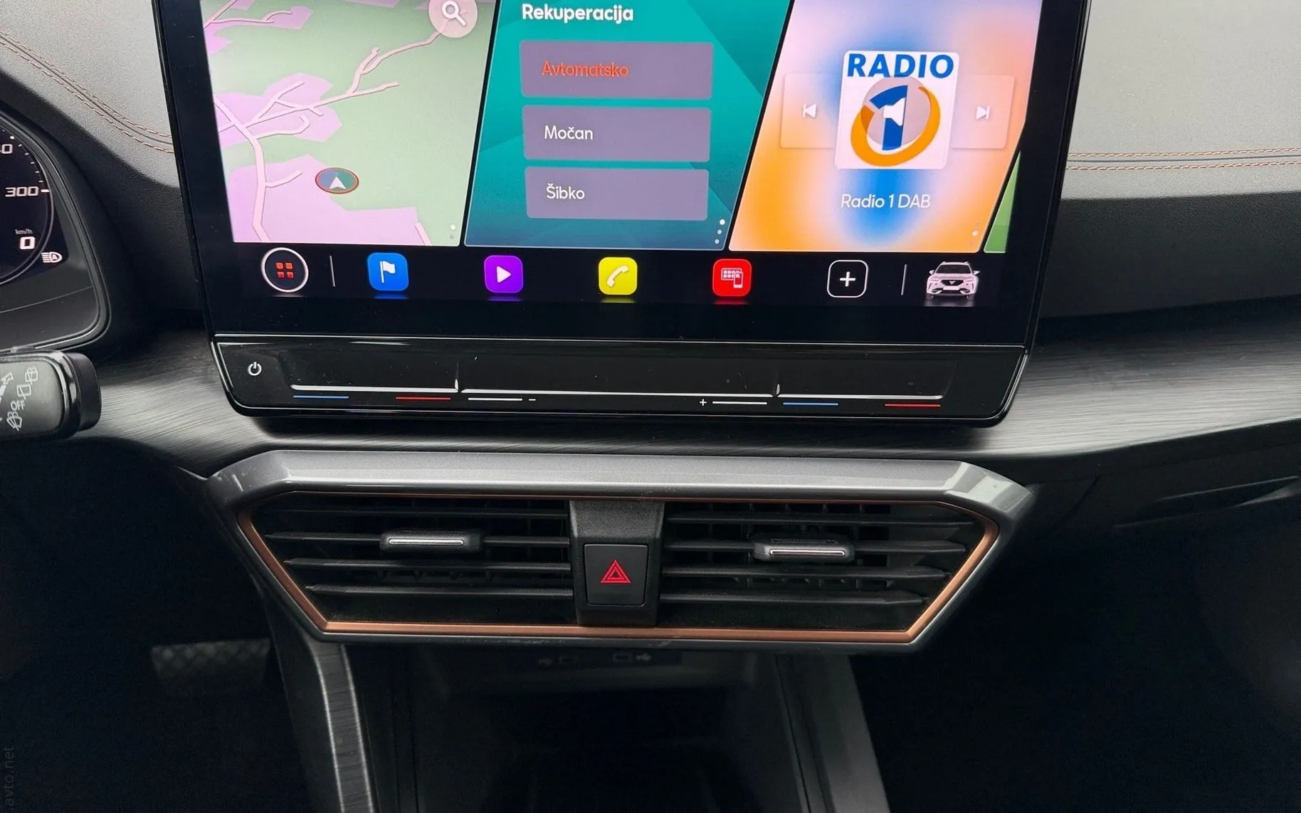 Notranja slika - Cupra Formentor - 1.4 eHybrid DSG-ACC-Full LED-Vzvratna kamera Navi. - 9