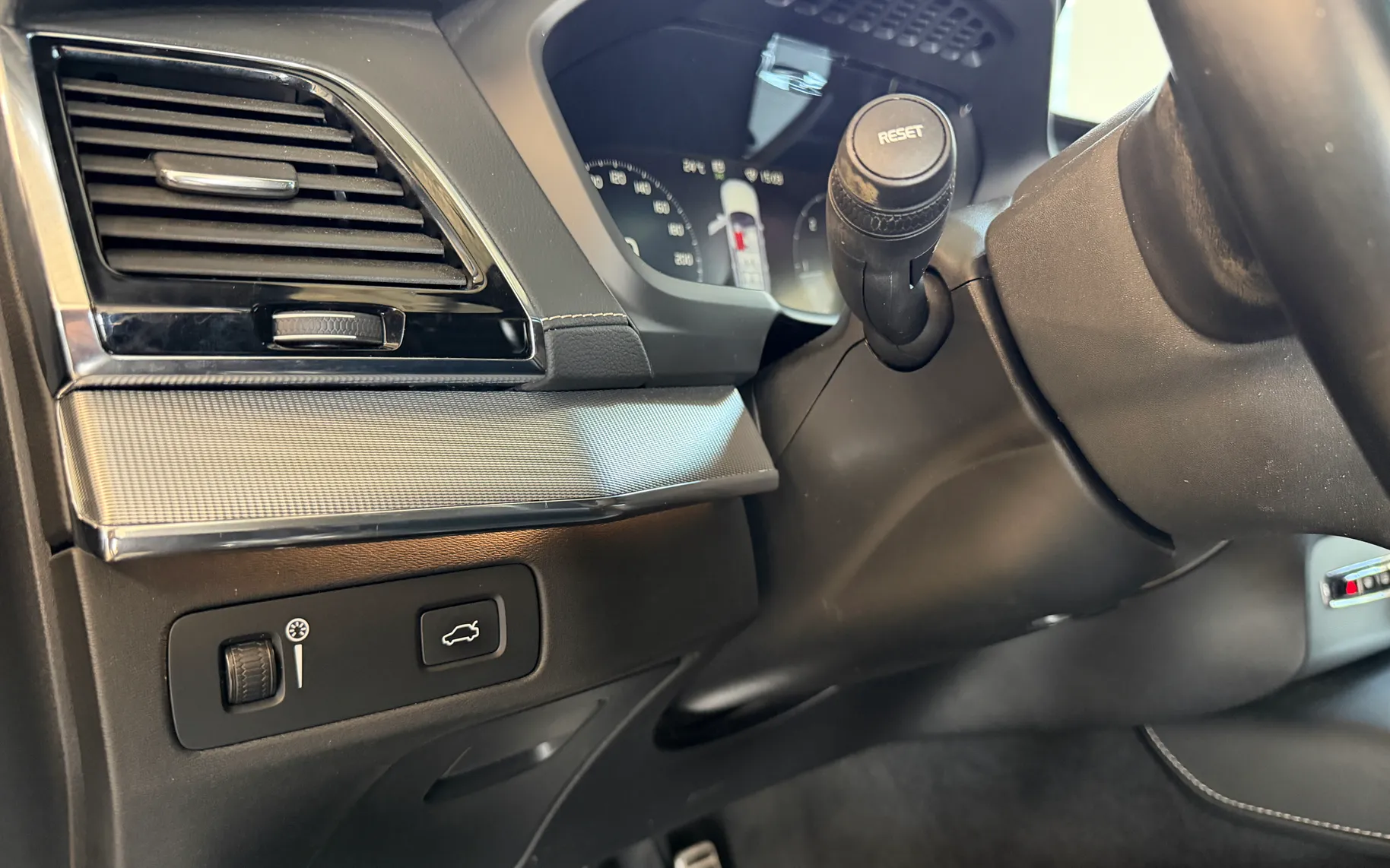 Motor in tehnologija - Volvo XC90 - XC90 - 33