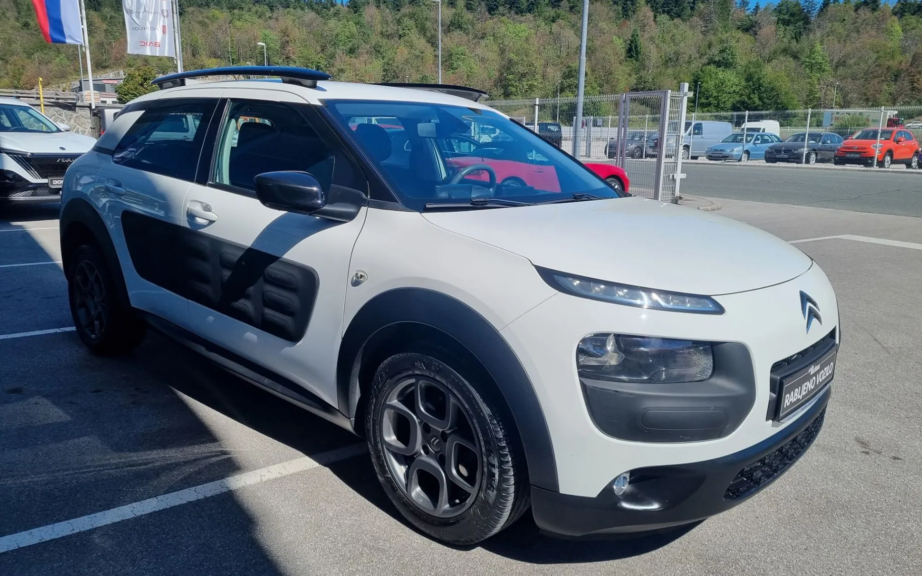 Zunanja slika - Citroën C4 - Cactus 1.6 HDi - SLOVENSKO POREKLO - POTRJENA SERVISNA - 3