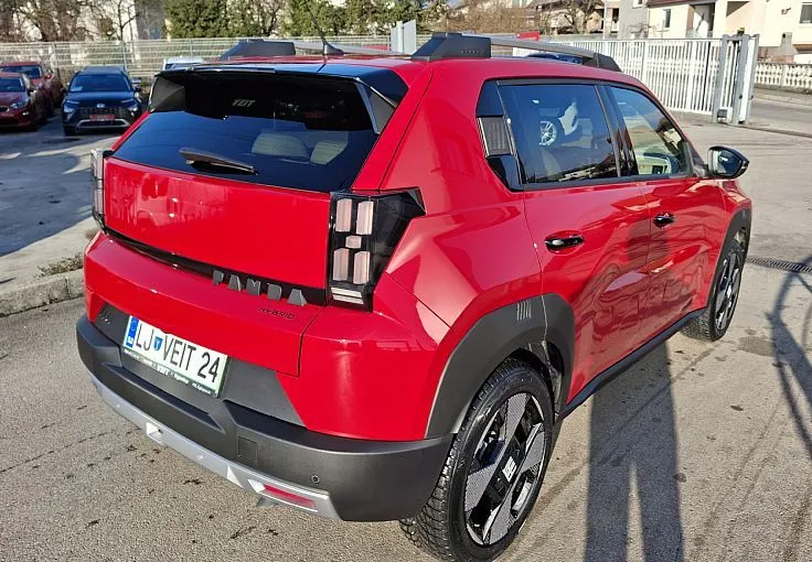 Zunanja slika - Fiat Grande Panda - 1.2 T-Gen3 110 AT6 LaPrima - 4