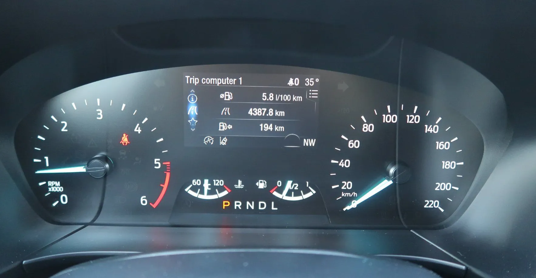 Zunanja slika - Ford Kuga - 1.5 TDCI Titanium Aut.-ALU-NAVI-PDC-LED - 18