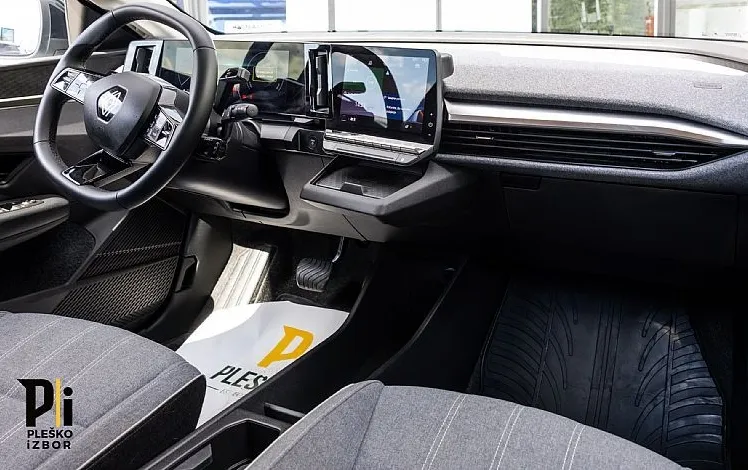 Zunanja slika - Renault Megane E-tech - Equilibre EV40 96kW 7AC JAMSTVO DO 08 2028 - 11