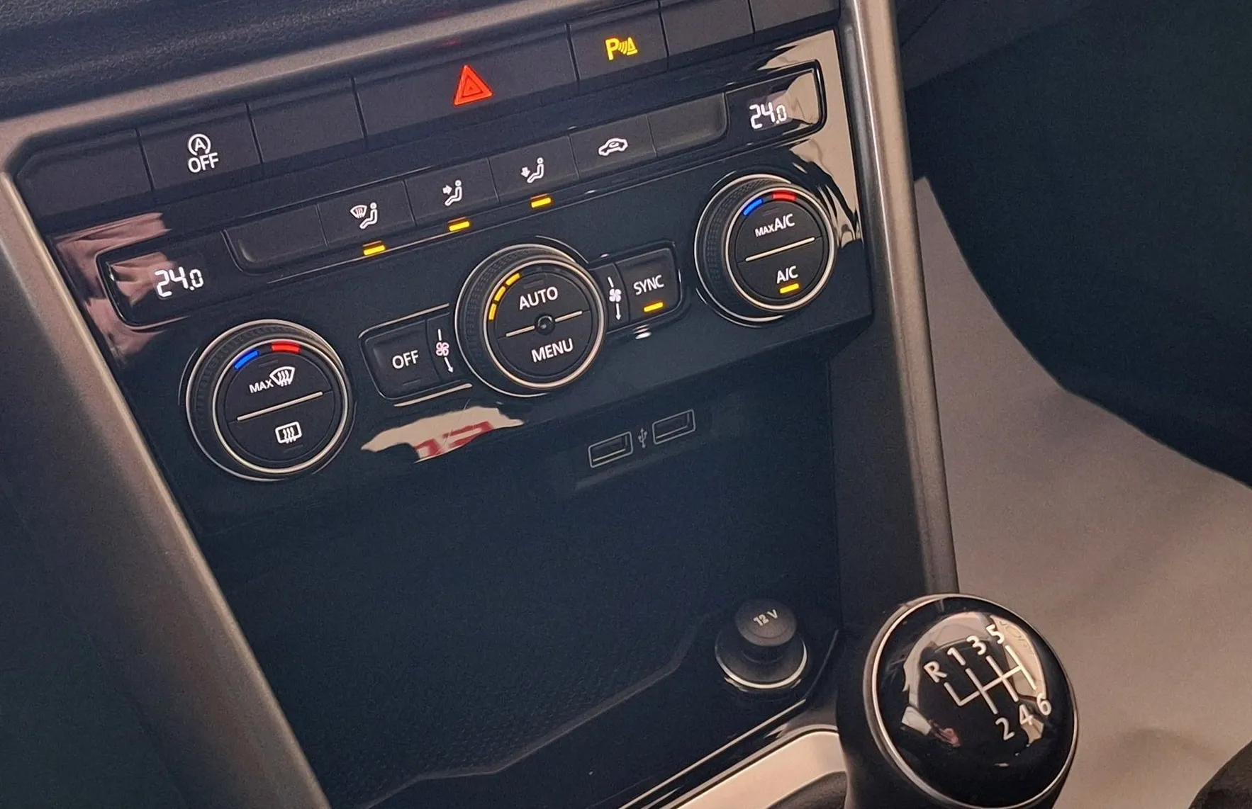 Zunanja slika - Volkswagen T-Roc - 1.0 TSI Style•PARK.SENZORJI•ACC•MRTVI KOTI•SLO•... - 17