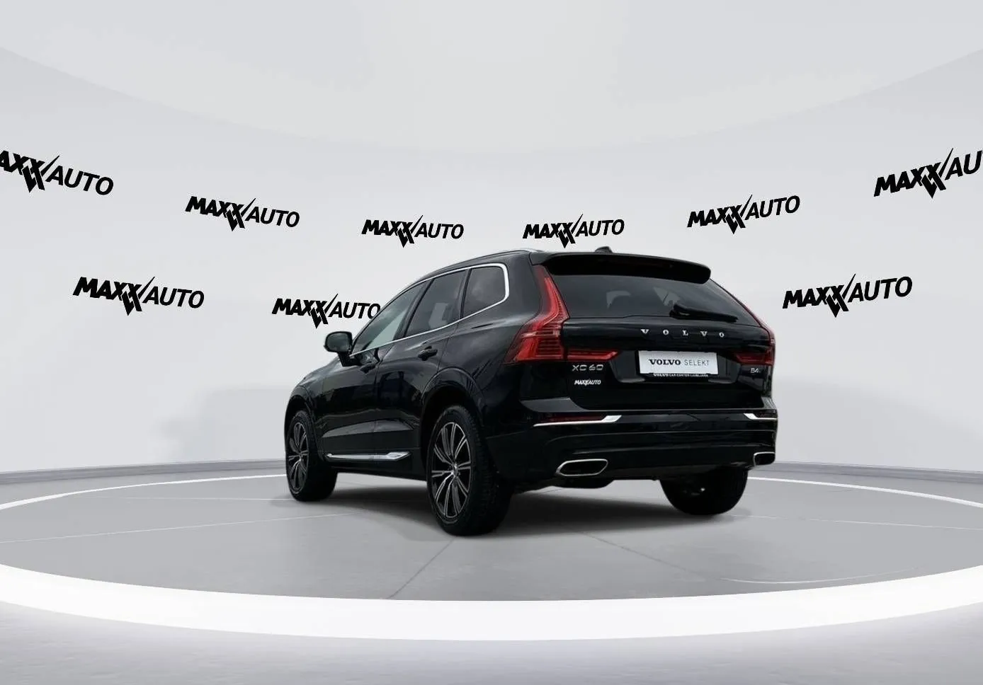 Notranja slika - Volvo XC60 - B4D AWD AUT Momentum Pro - 7