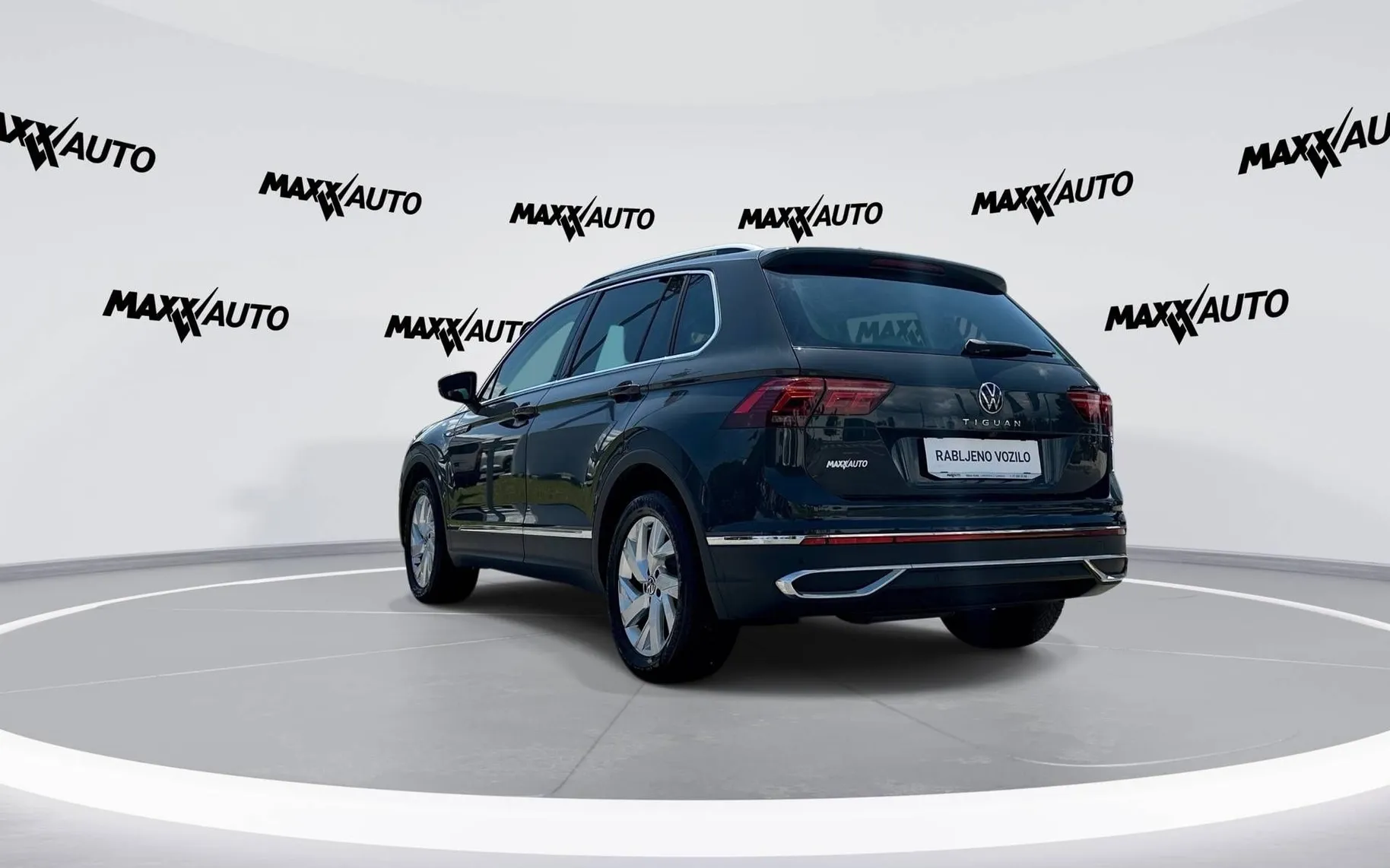 Notranja slika - Volkswagen Tiguan - 2.0 TDI BMT Elegance DSG VIRTUAL ACC KAMERA - 7