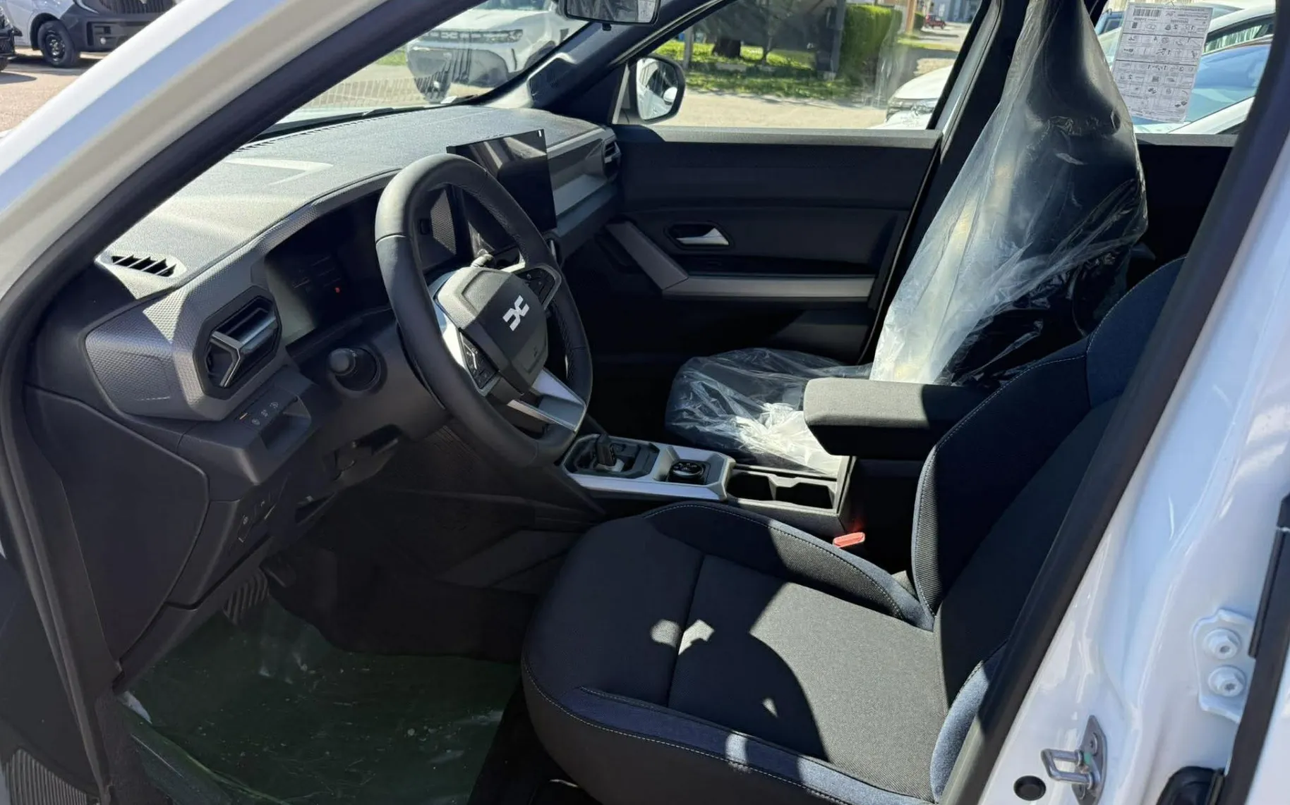 Zunanja slika - Dacia Duster - EXPRESSION HYBRID-G 150 4X4 - 9