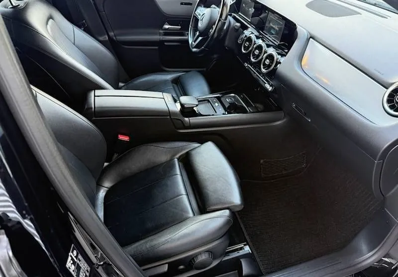 Notranja slika - Mercedes-Benz B-Razred - 180 d SPORT AVT.-F1 KAMERA-USNJE-ALU 19 - 10