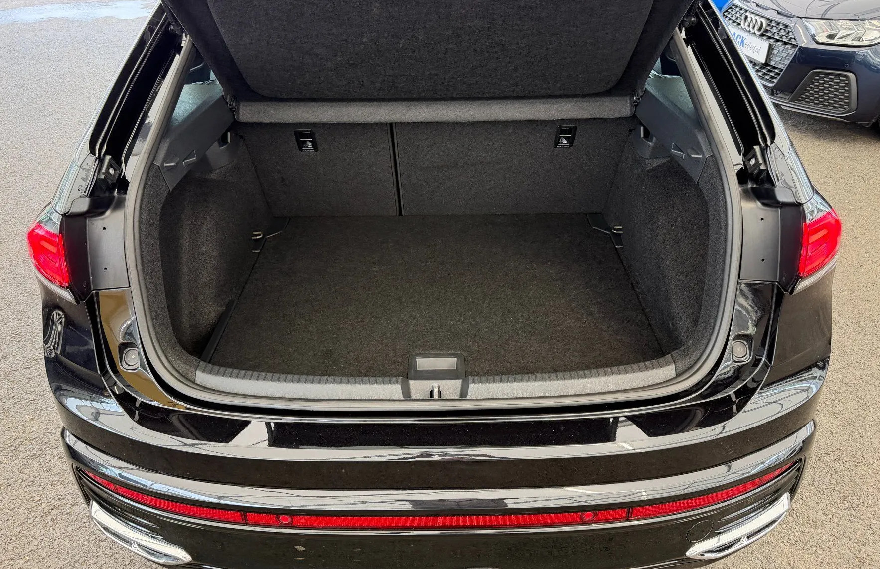 Zunanja slika - Volkswagen Taigo - 4JOY 1.0TSI SLO 1.Lastnik VIRTUAL-OGR. SEDEŽA - 12