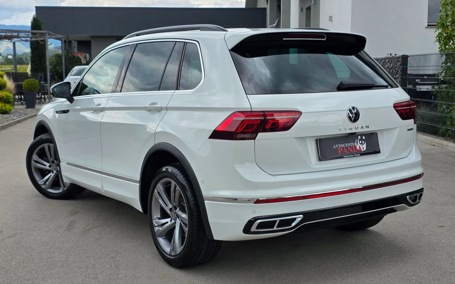 Zunanja slika - Volkswagen Tiguan - 4motion 2,0 TDI BMT R-Line DSG - 3