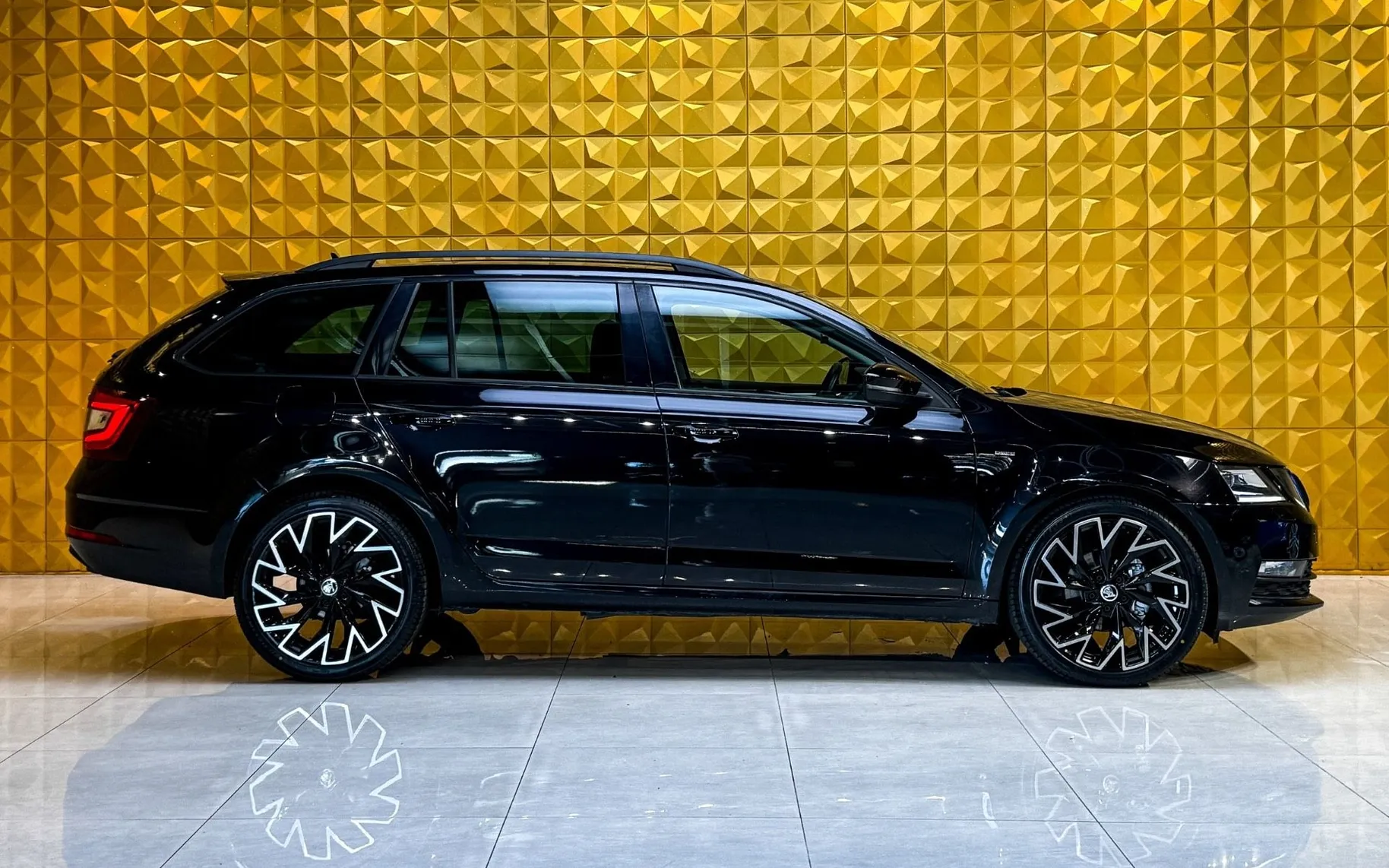Notranja slika - Škoda Octavia - 2.0 TDI AUT. LED-NAVI-GRETJE-PDC - 12