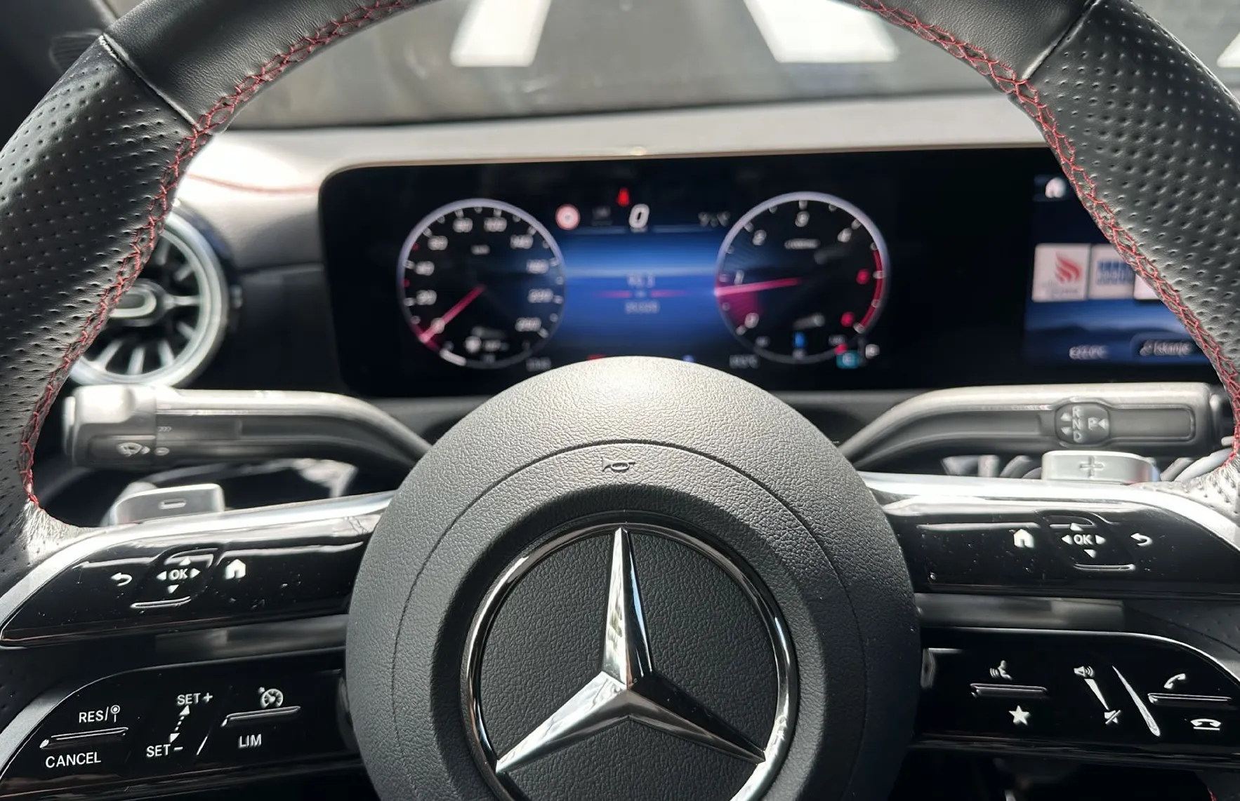 Zunanja slika - Mercedes-Benz CLA-Razred - 200d AVT. AMG-NIGHT-KEYLESS-KAMERA-PDC-NAVI-18COL - 13
