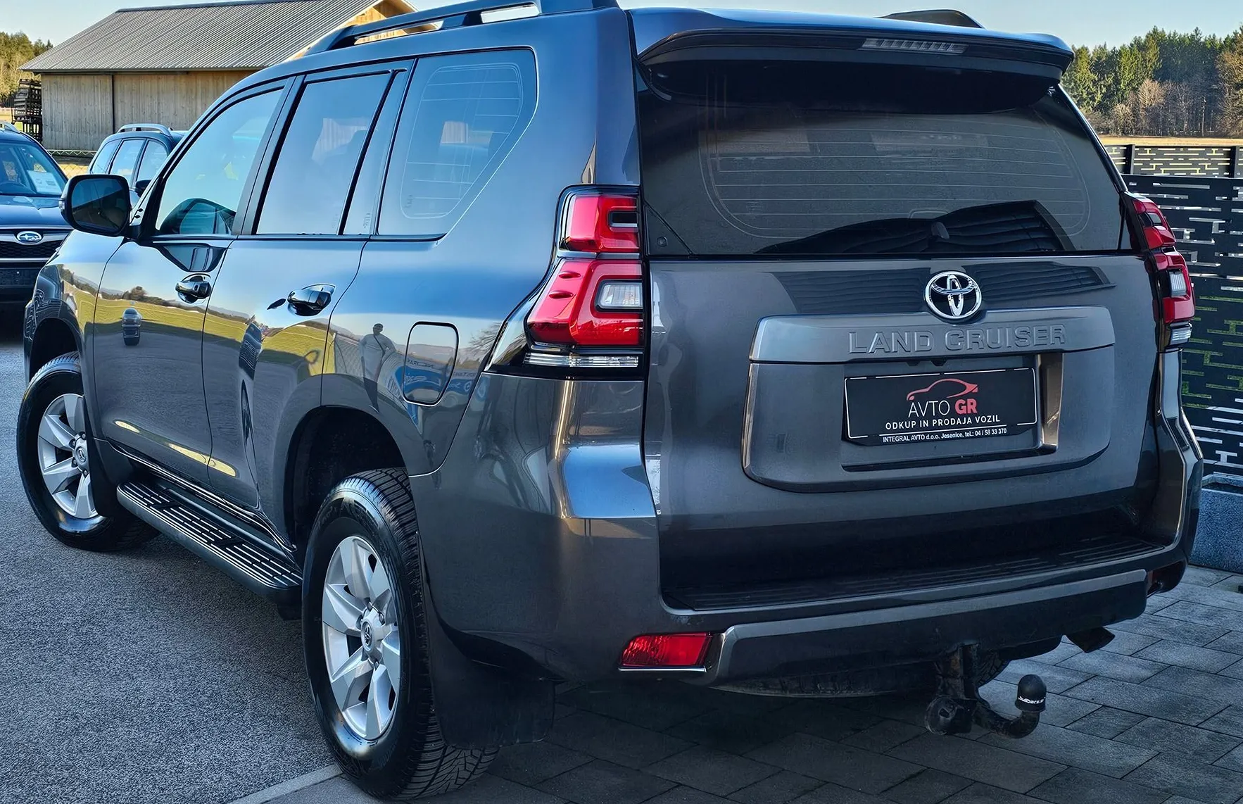 Zunanja slika - Toyota Land Cruiser - 2.8 D-4D AWD Premium-Le 165.000 km- EL.Sede  382 i-K - 9