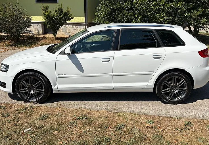 Zunanja slika - Audi A3 - Sportback 1.6 TDI DPF - LED - XENON - NAVI - ALU - 8