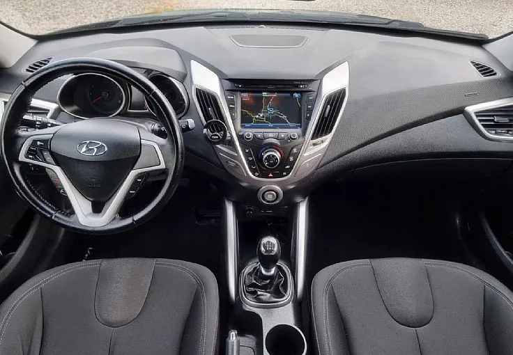 Zunanja slika - Hyundai Veloster - 1.6 GDI - HITRI KREDIT BREZ POLOGA - ODLIČEN - 8