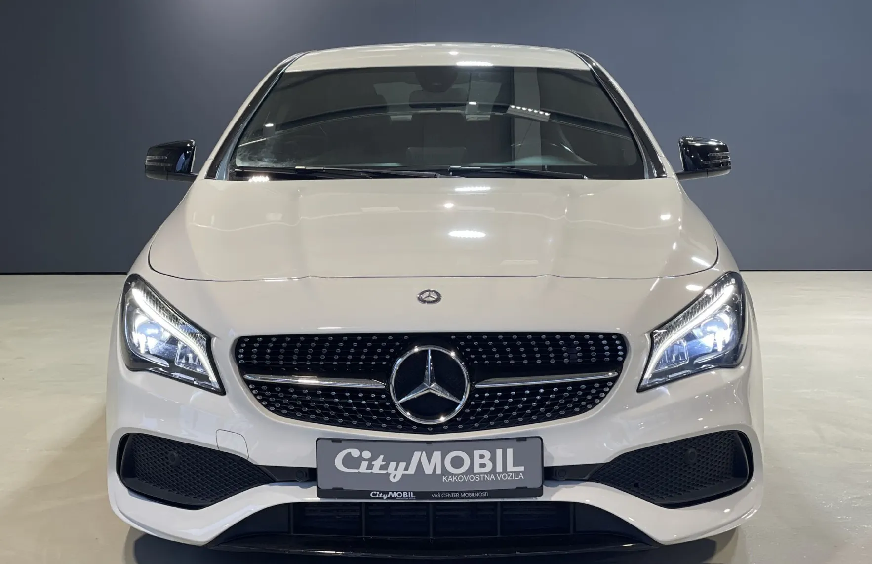Zunanja slika - Mercedes-Benz CLA-Razred - CLA-180-AMG LINE-TEMPOMAT-KAMERA-2XPDC-ALU-LED - 2