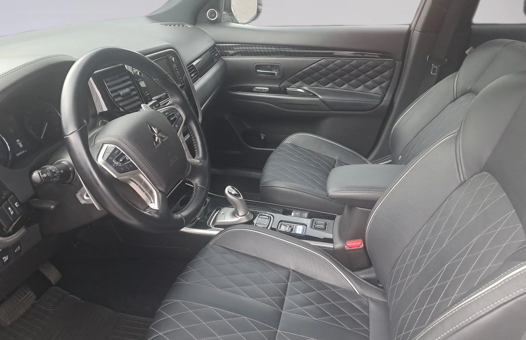 Zunanja slika - Mitsubishi Outlander - PHEV 4WD 2.4 Diamond Avt. - 7