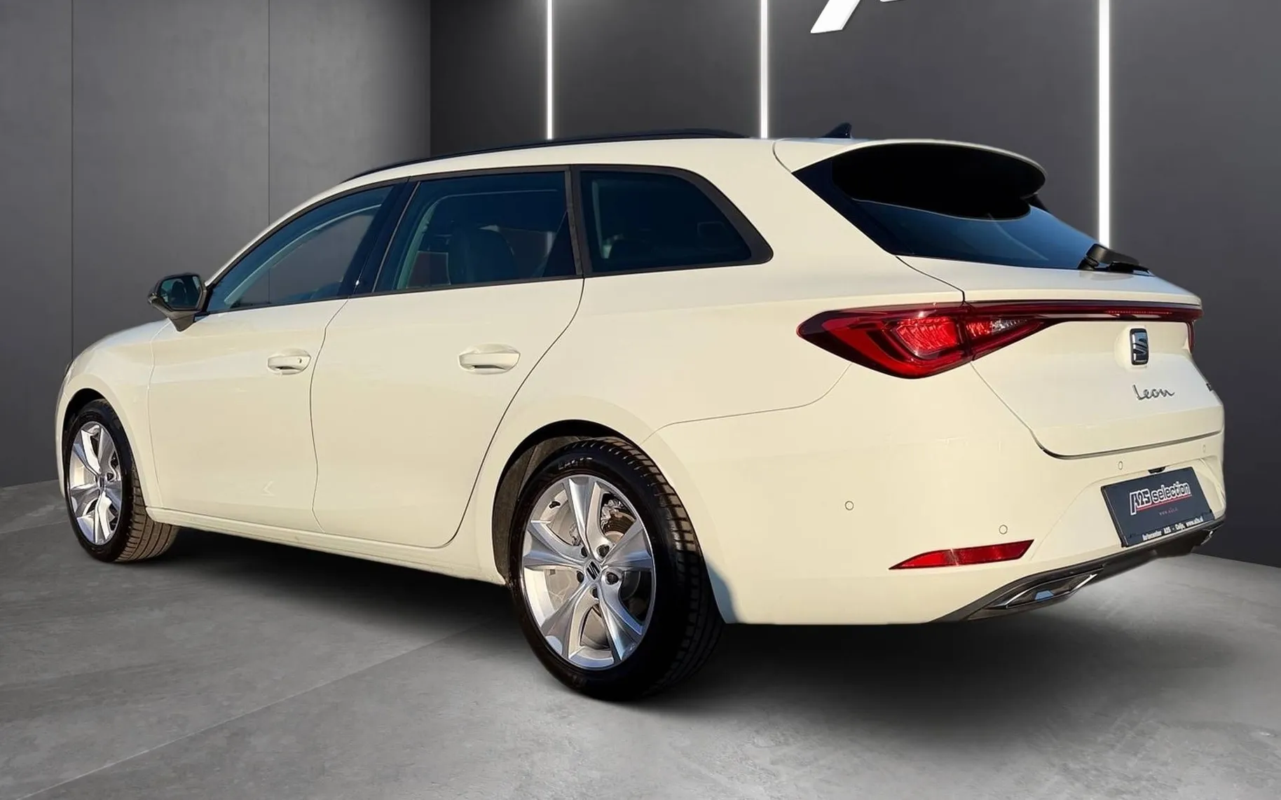 Zunanja slika - Seat Leon - ST 1.5 eTSI FR DSG-SLO-LED-ACC-Vl.kljuka-Keyless.. - 4