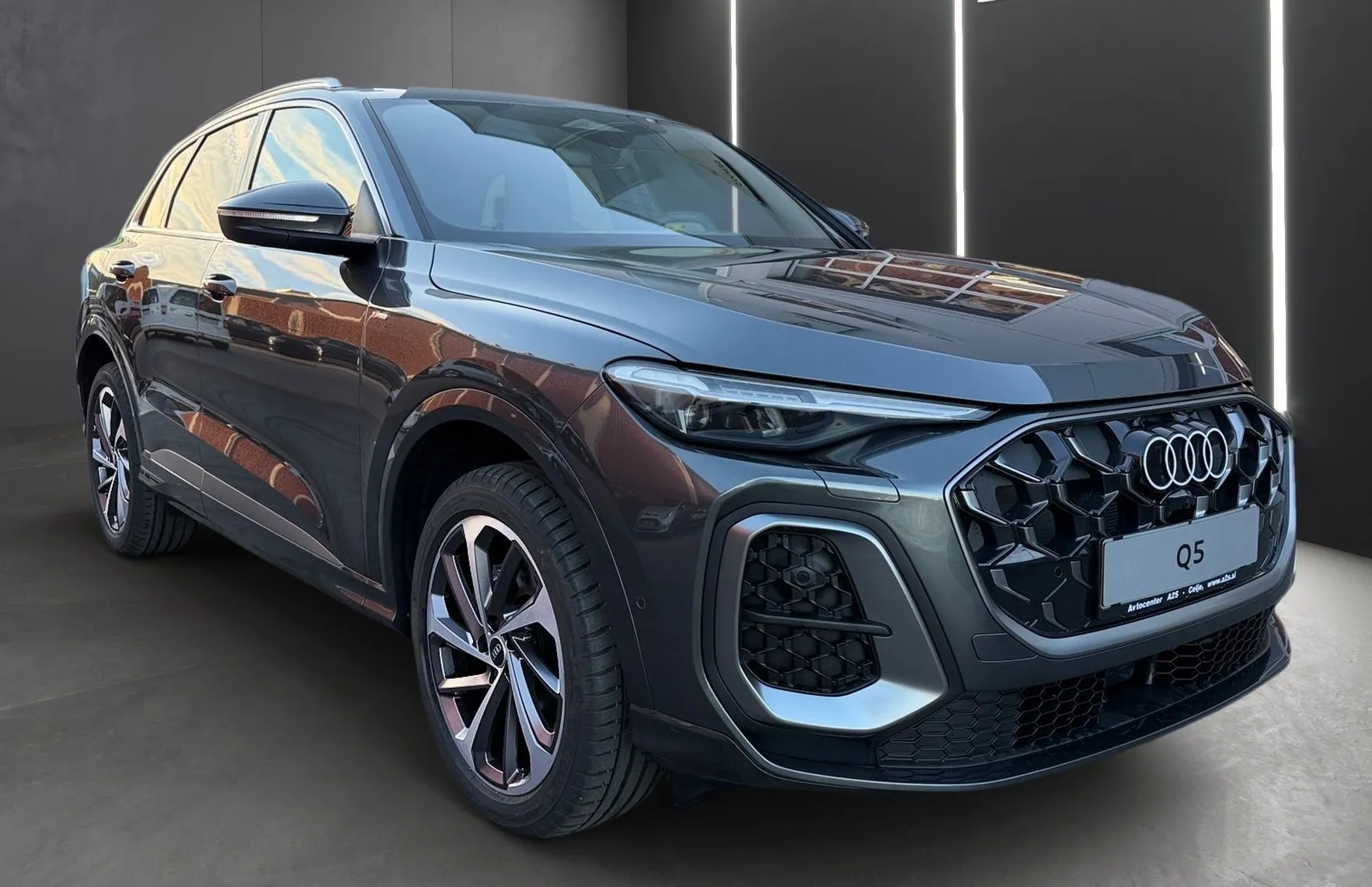 Zunanja slika - Audi Q5 - TFSI quattro 150kW - 2