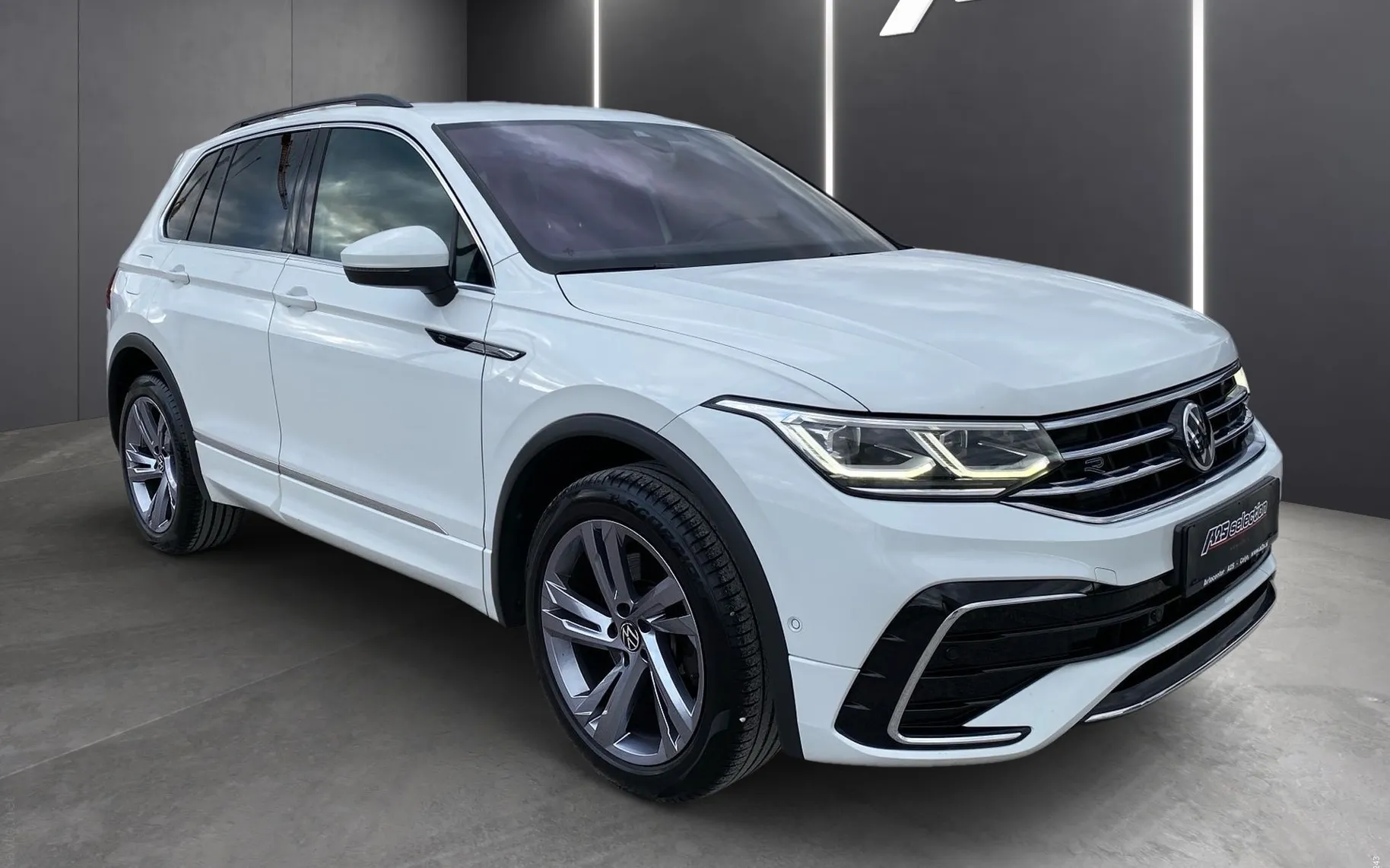 Zunanja slika - Volkswagen Tiguan - 2.0 TDI SCR 4M. BMT DSG R-Line - 2