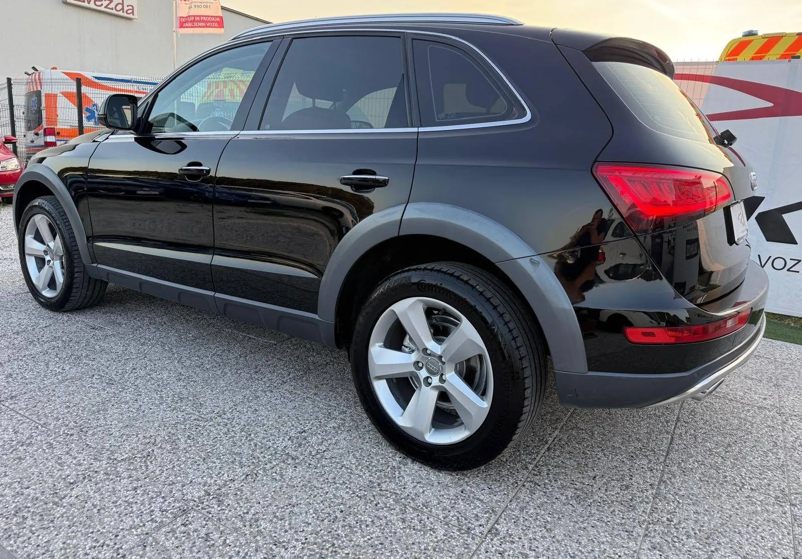 Zunanja slika - Audi Q5 - quattro 2.0 TDI ROČNI VLEČNA KLJUKA - 5