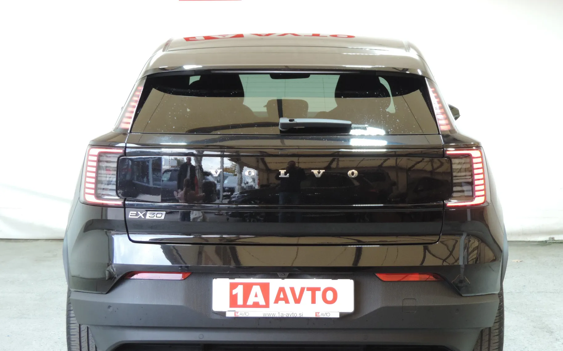 Zunanja slika - Volvo EX30 - Single Motor  51 kWh  Plus - 6