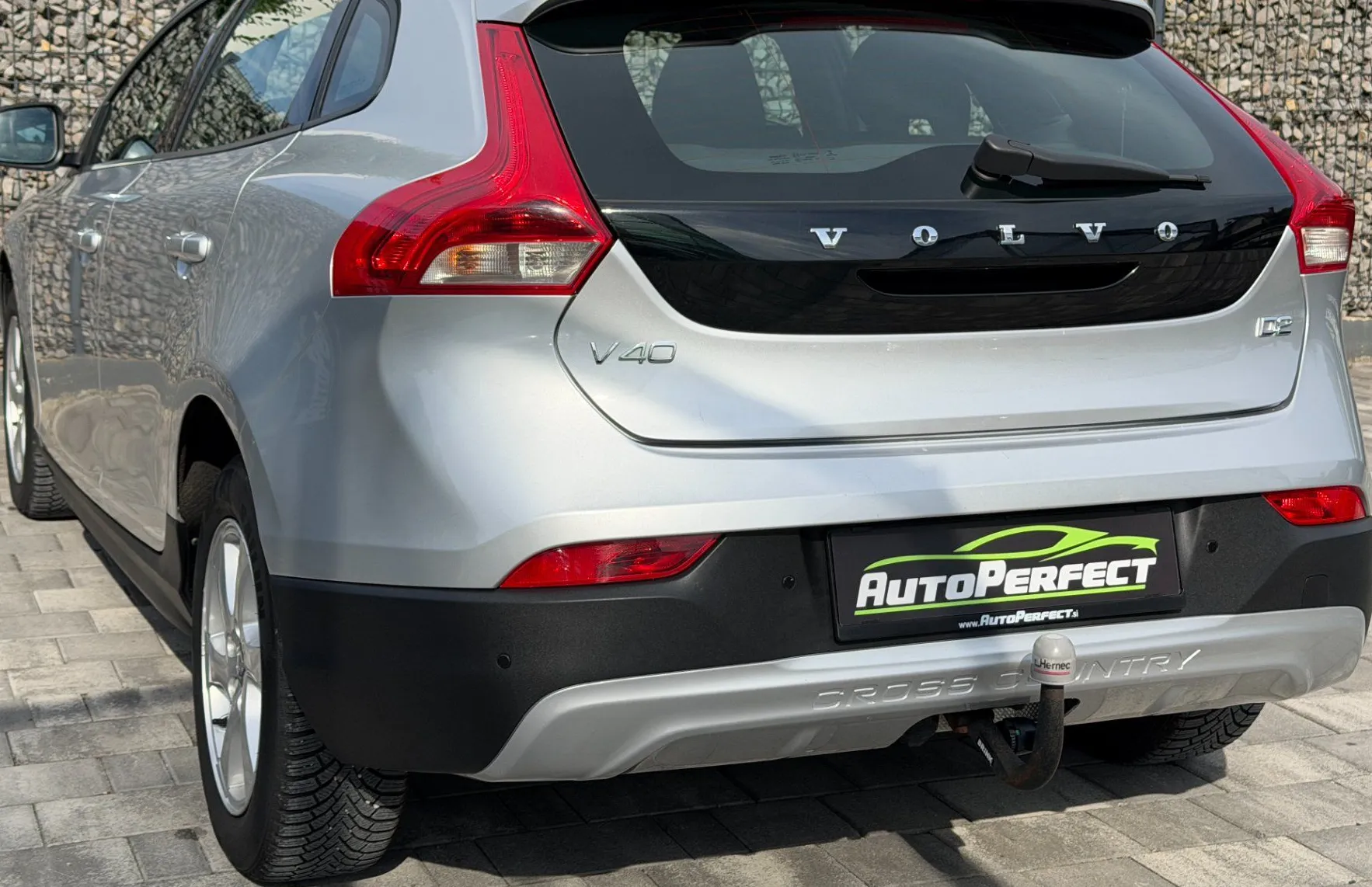 Zunanja slika - Volvo V40 Cross Country - 2.0TD D2|SLO|PDC|KLJUKA|V.SERVIS - 4