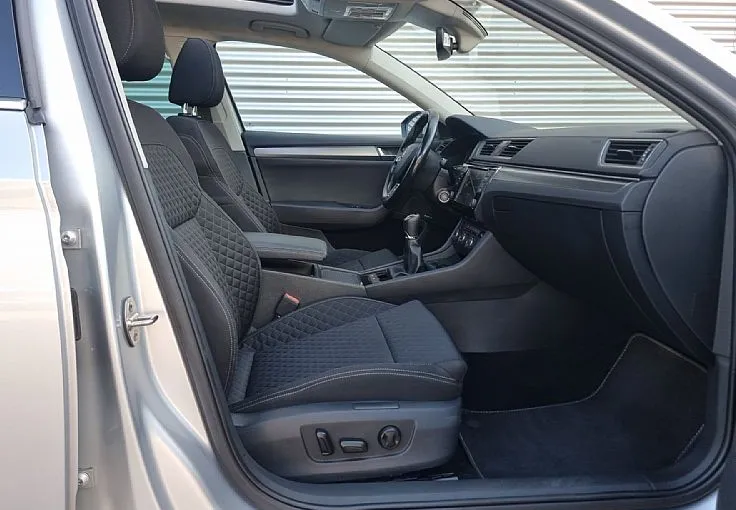 Zunanja slika - Škoda Superb - 2.0 TDI+VELIKI SERVIS-PANORAMA-2X LED+XEN-EL.PRTLJ - 9