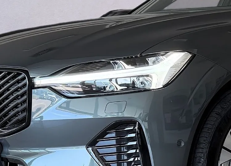 Zunanja slika - Volvo XC60 - T6 Plus Dark AWD PANO Harman Kardon - 20