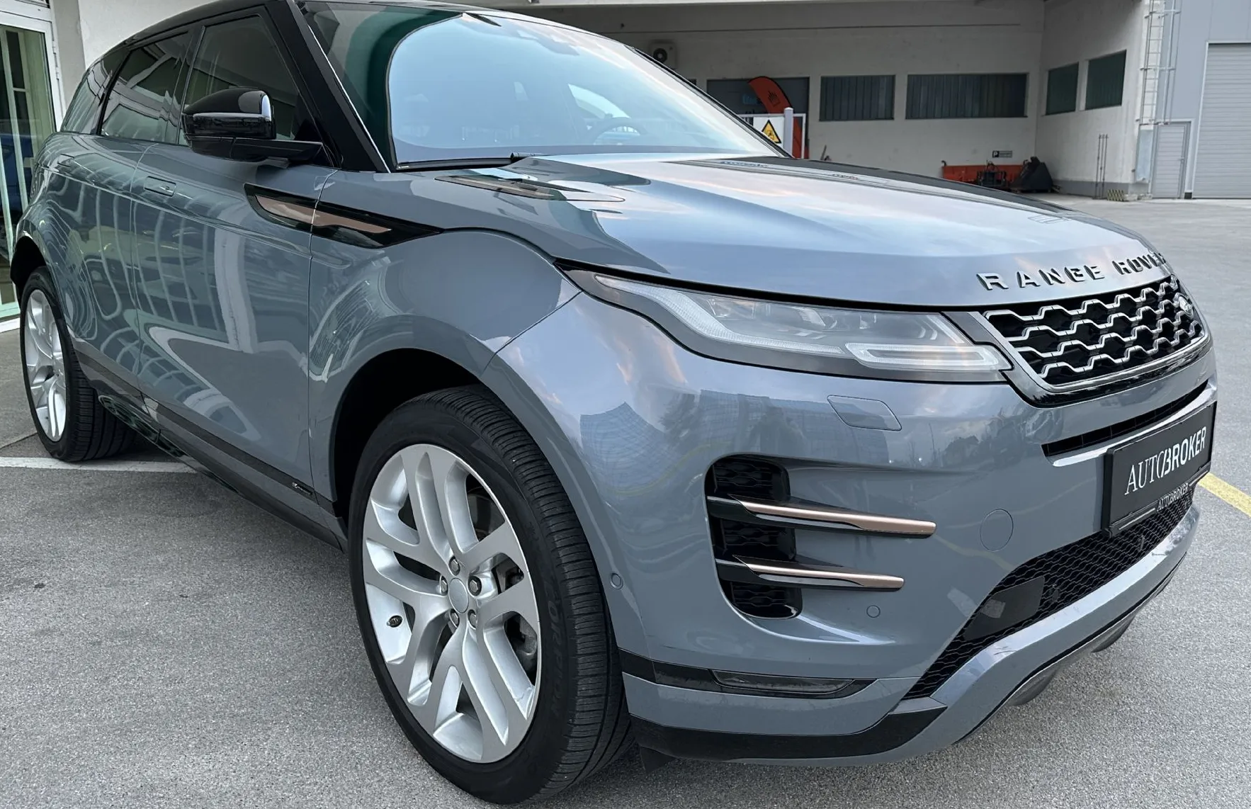 Zunanja slika - Land Rover Range Rover Evoque - 2.0 TD4 180KM R-Dynamic First Edition AWD - 3