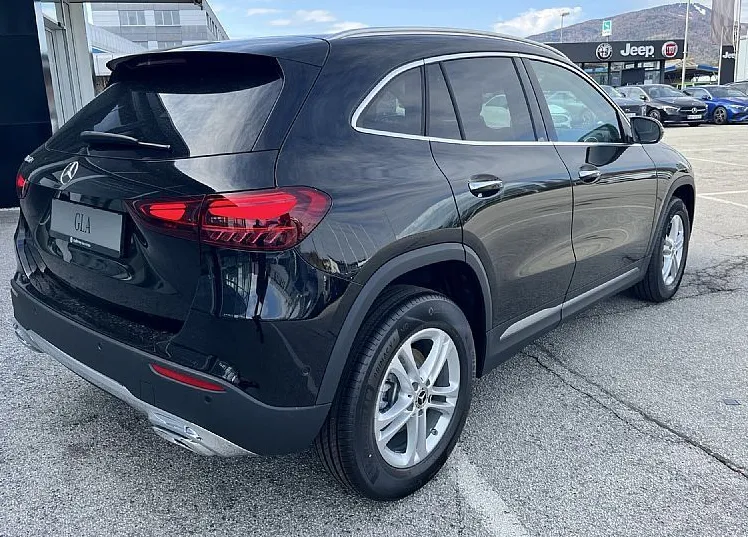 Zunanja slika - Mercedes-Benz GLA-Razred - 180 Progressive ...na zalogi... - 5