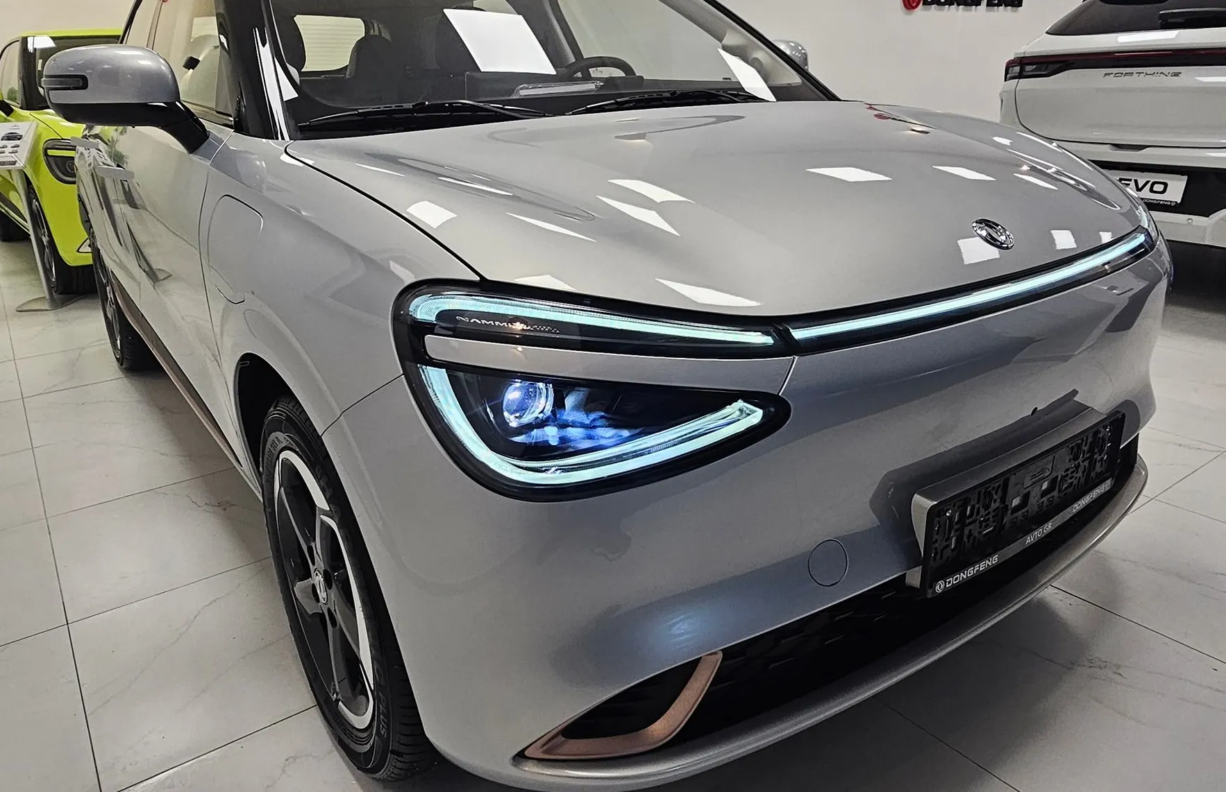 Zunanja slika - Dongfeng Box - 42.3 kWh 70 kW- SILVER- - 3