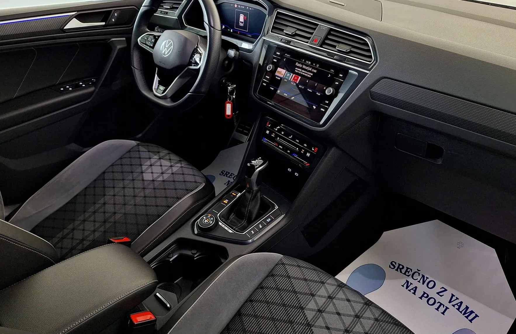 Zunanja slika - Volkswagen Tiguan - 2.0 TDI 4MOTION R-Line•IQ LED•VL.KLJUKA•AMBIENT• - 11