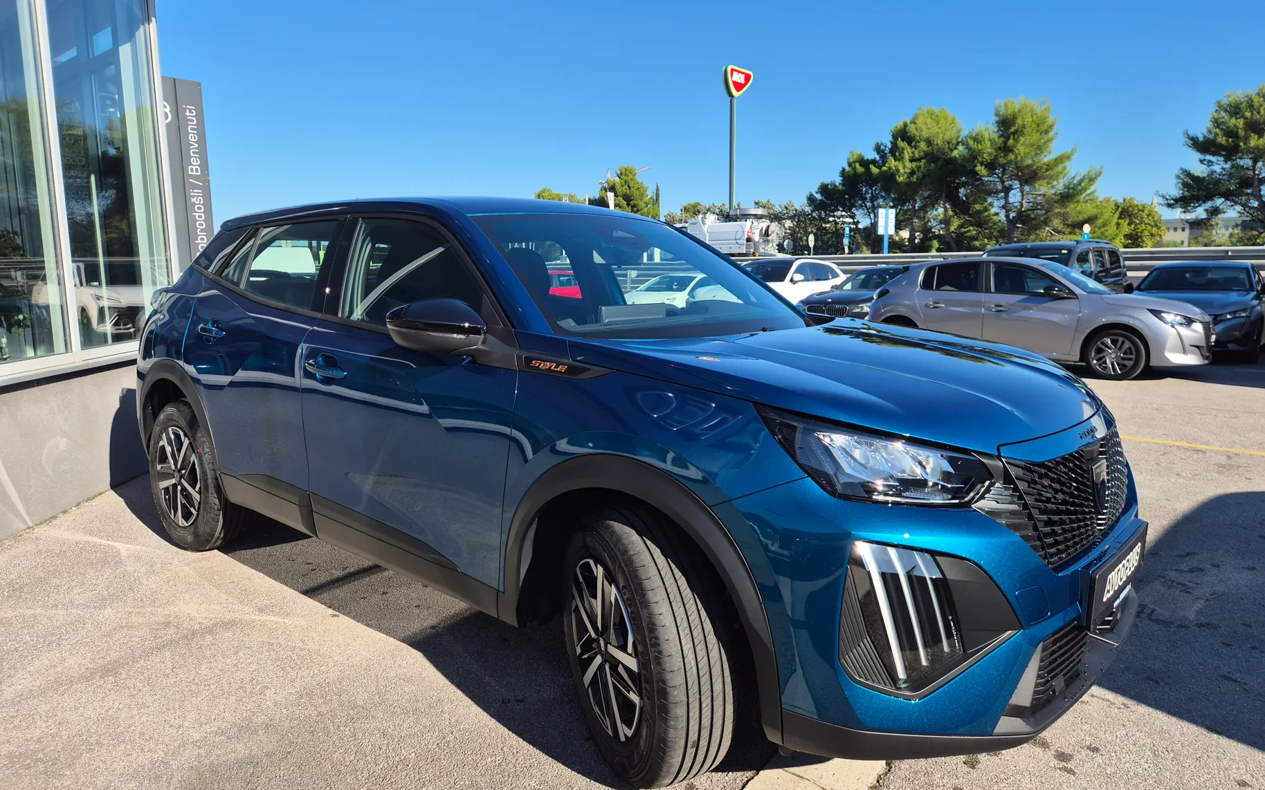 Zunanja slika - Peugeot 2008 - Style HIBRID 110 - NA ZALOGI - 4