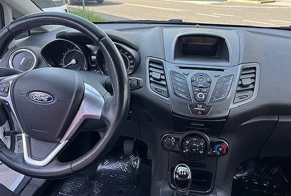 Zunanja slika - Ford Fiesta - 1.25l 60 kW  82 KM TREND - 9