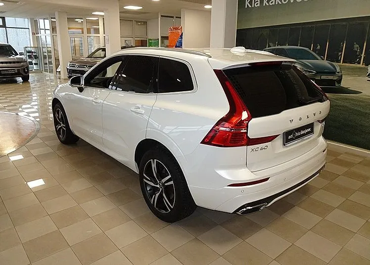 Zunanja slika - Volvo XC60 - 2.0 D4 R Design AWD -VIRTUAL -KAMERA -NAVI - 6