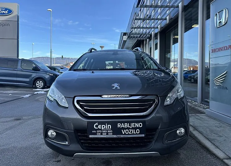 Zunanja slika - Peugeot 2008 - 1.2 PureTech 110 Stop Start ALLURE - 2