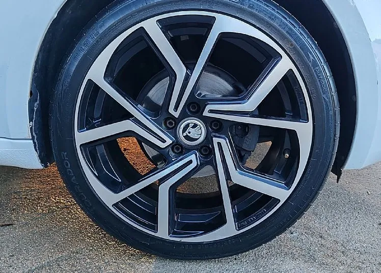 Zunanja slika - Škoda Octavia - 1.2 TSI-PDC-KLIMA-ST.STOP-HITRI KREDIT- - 12