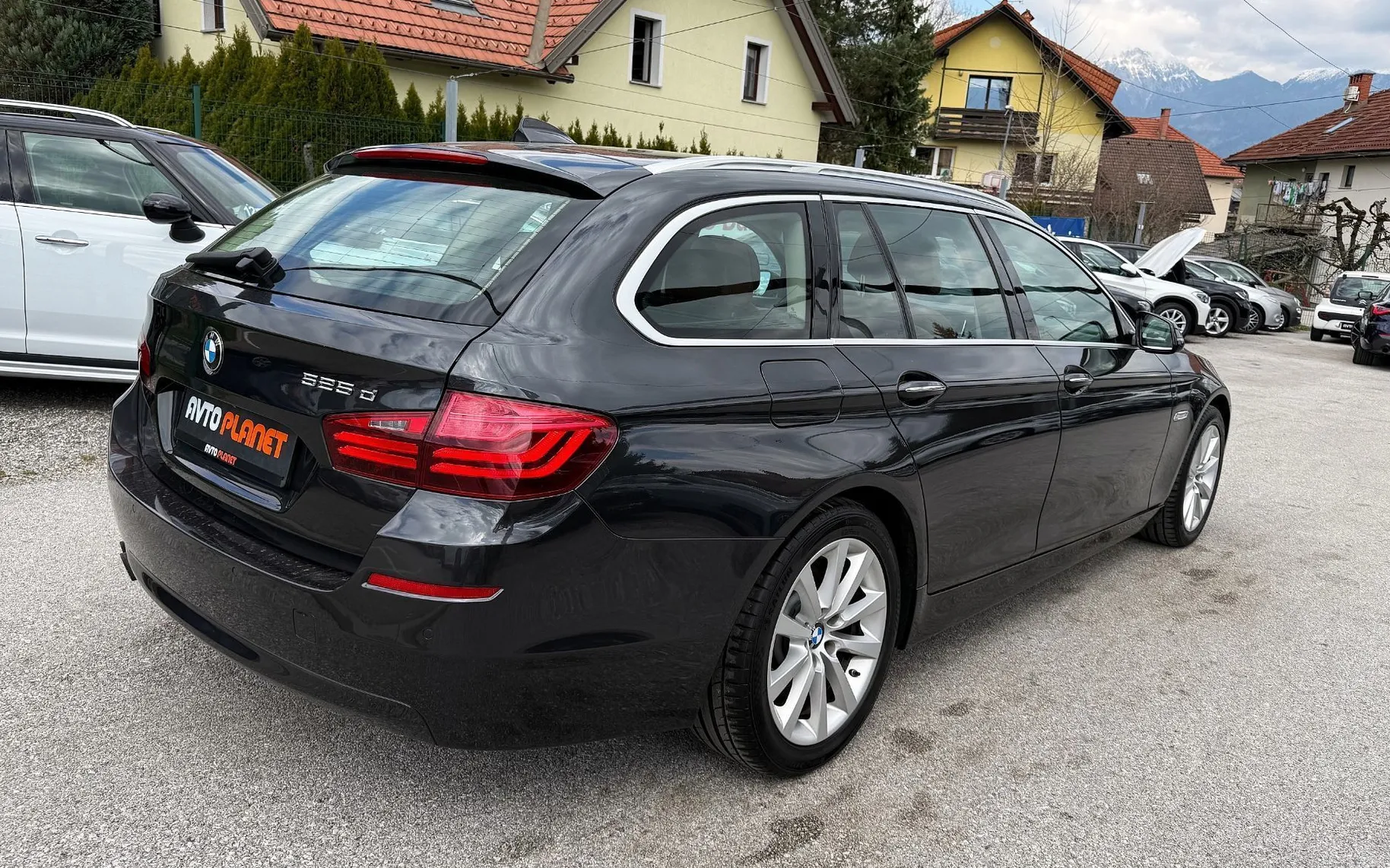 Zunanja slika - BMW Serija 5 - Touring: 525d AUT. LUXURY LiNE DIGITAL PANO HEADuP ALU 1 - 14